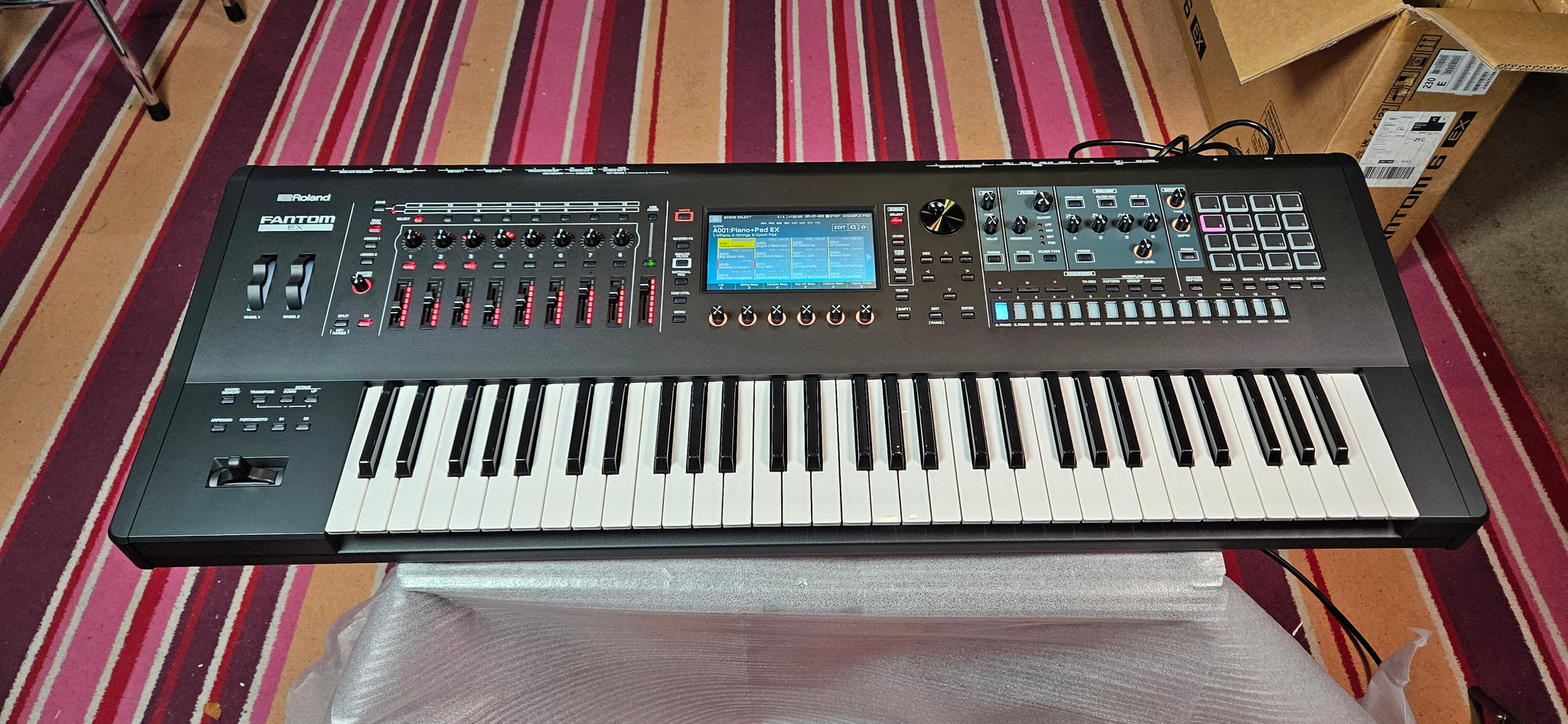 Roland Fantom 6 EX workstation