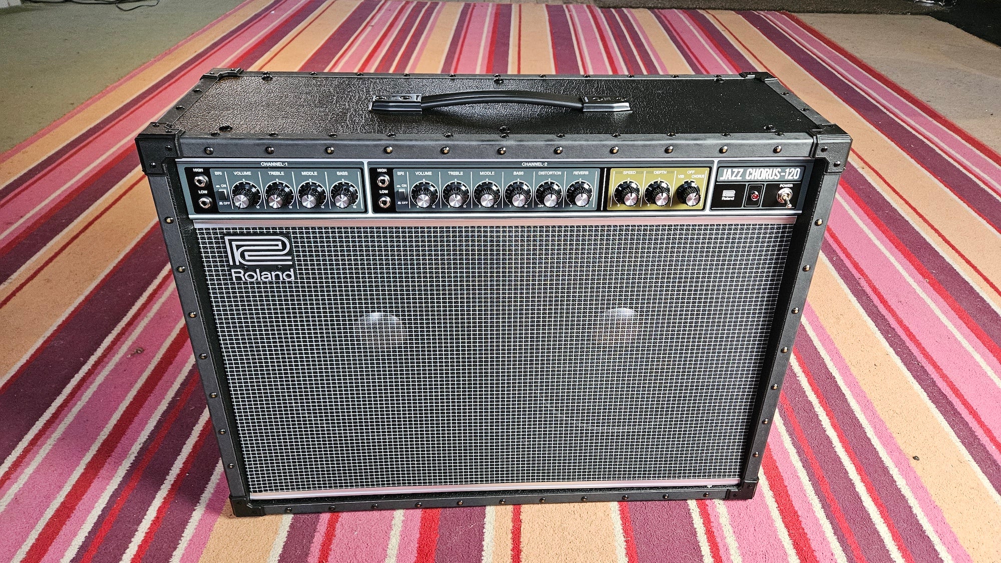 Roland JC-120 Jazz Chorus Guitar Amplifier