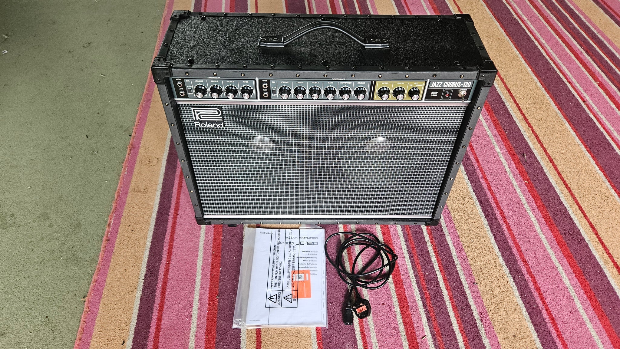 Roland JC-120 Jazz Chorus Guitar Amplifier