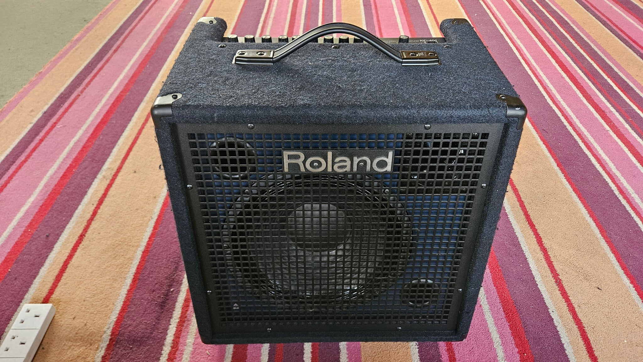 Roland KC-400 Keyboard Amplifier